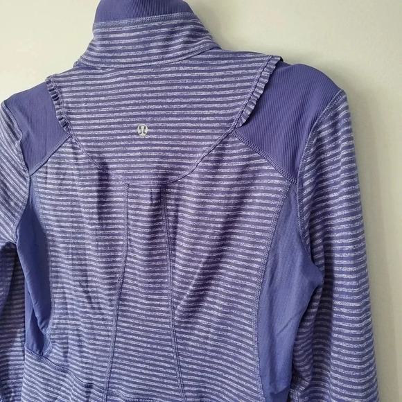 Women's Lululemon 1/4 Zip Top - Picture 10 of 11